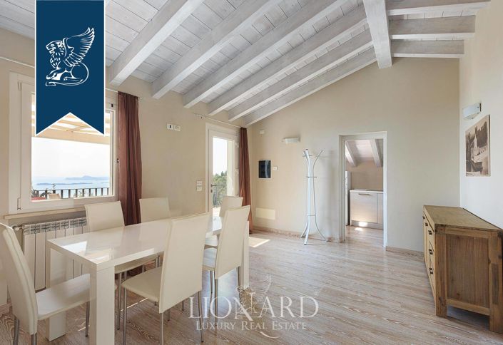 Image No.30-11 Bed Villa for sale