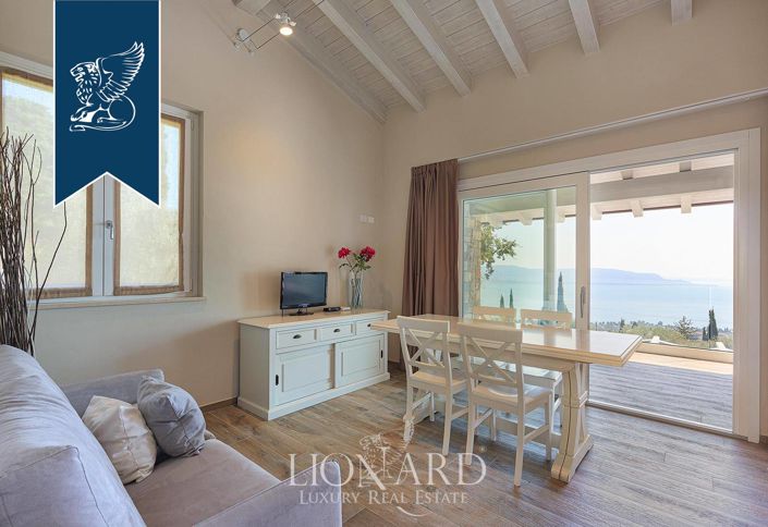 Image No.43-11 Bed Villa for sale