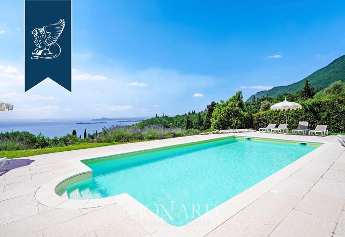 Image No.5-11 Bed Villa for sale