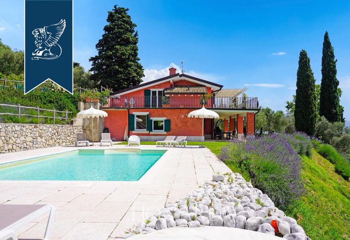 Image No.7-11 Bed Villa for sale