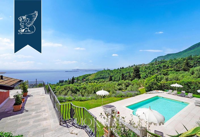 Image No.8-11 Bed Villa for sale