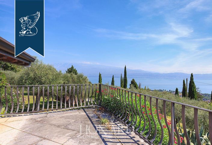 Image No.9-11 Bed Villa for sale