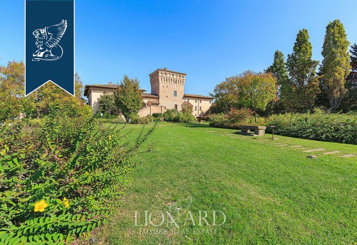 Image No.14-25 Bed Property for sale