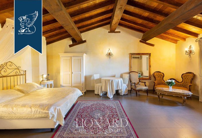 Image No.31-25 Bed Property for sale