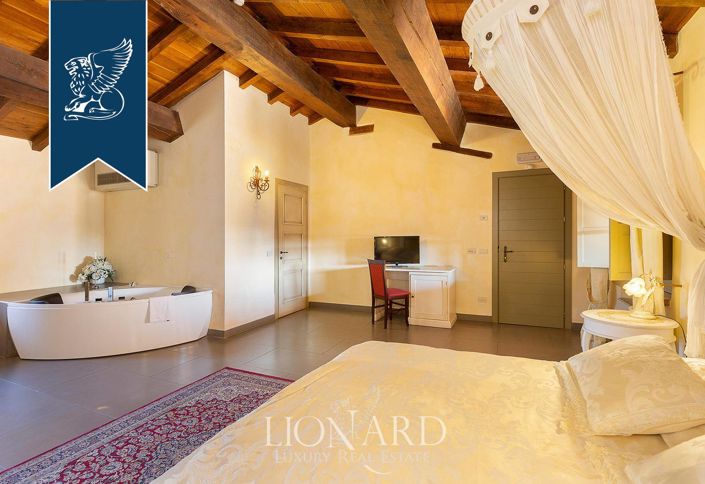 Image No.32-25 Bed Property for sale