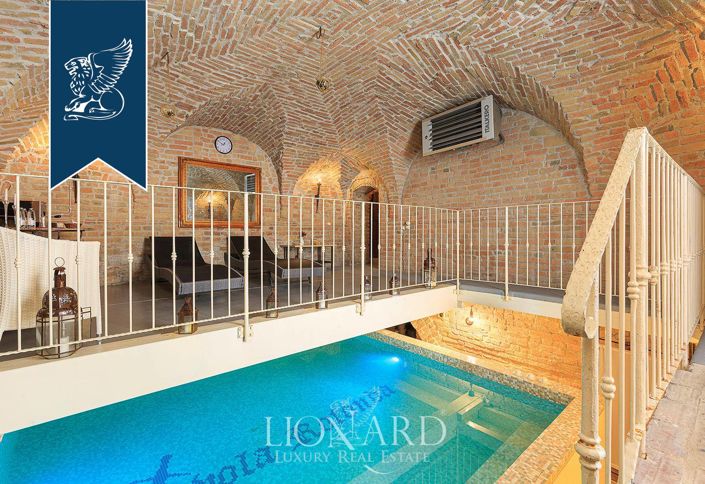 Image No.35-25 Bed Property for sale