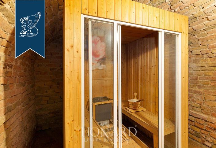 Image No.37-25 Bed Property for sale