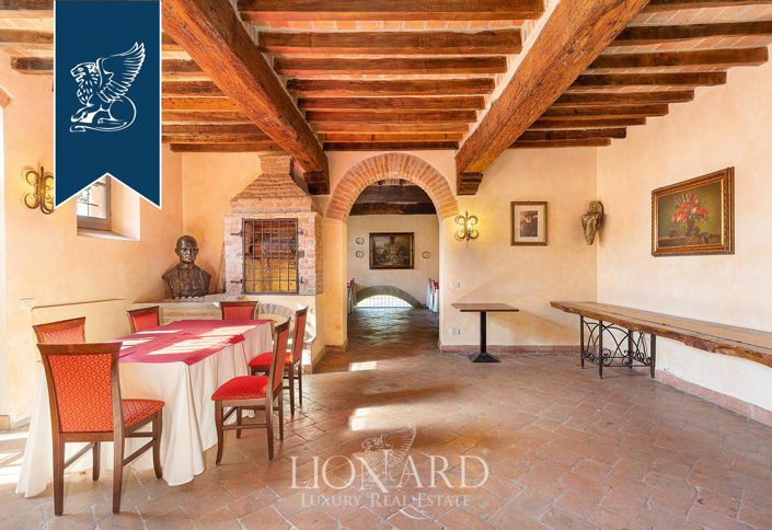 Image No.42-25 Bed Property for sale