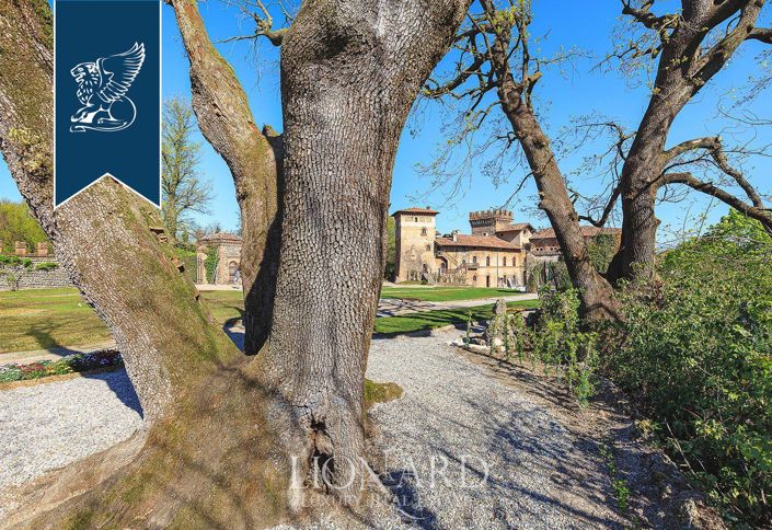 Image No.10-6 Bed Property for sale