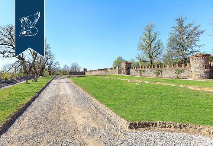 Image No.11-6 Bed Property for sale