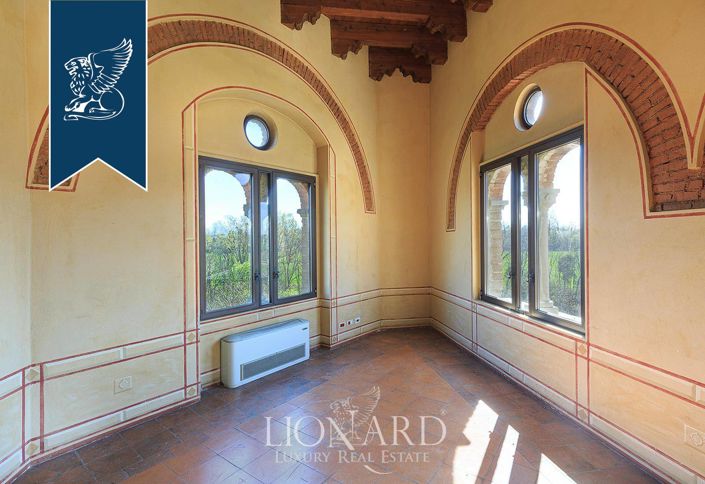 Image No.23-6 Bed Property for sale