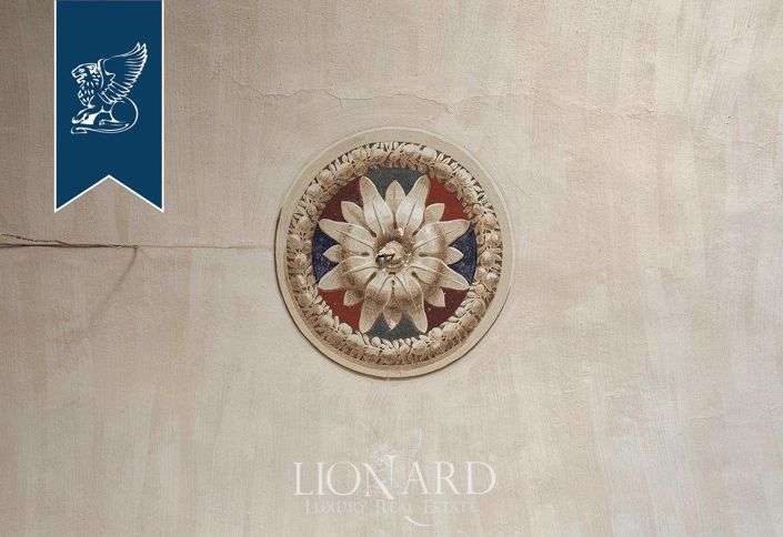 Image No.36-6 Bed Property for sale