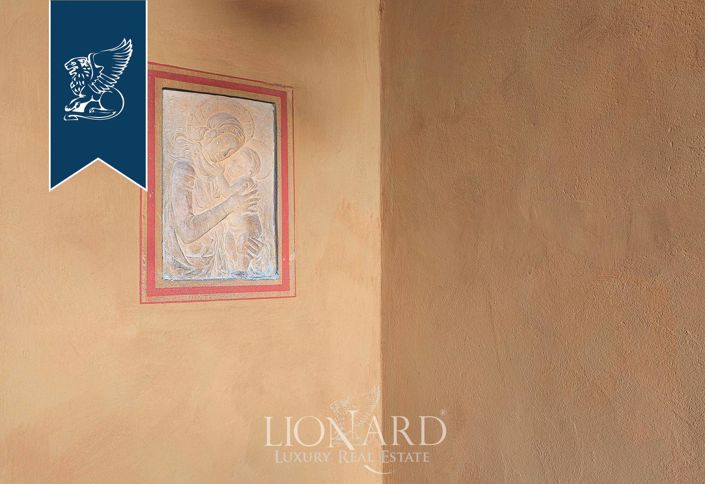 Image No.41-6 Bed Property for sale