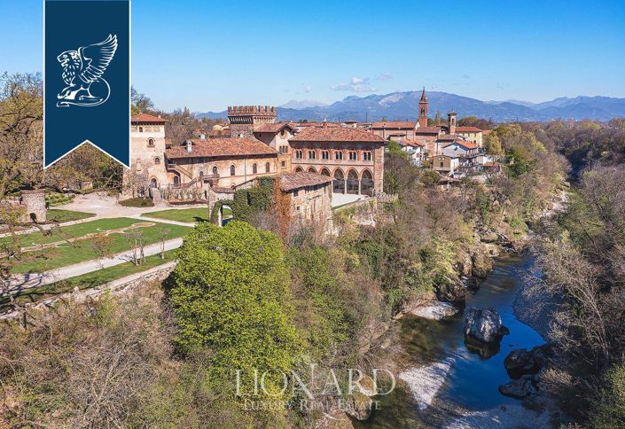 Image No.5-6 Bed Property for sale