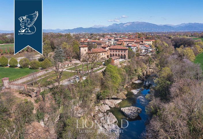 Image No.6-6 Bed Property for sale