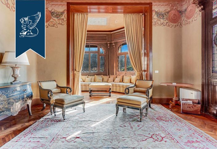 Image No.12-9 Bed Villa for sale