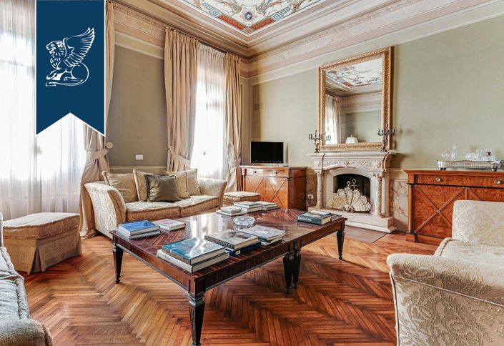 Image No.23-9 Bed Villa for sale