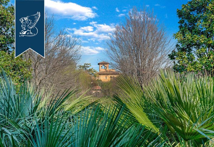 Image No.7-9 Bed Villa for sale