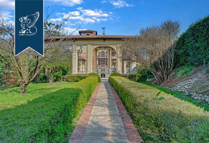 Image No.8-9 Bed Villa for sale