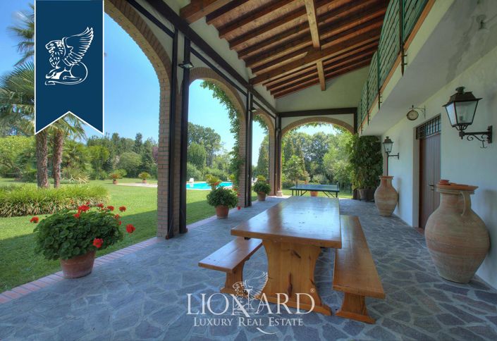 Image No.12-2 Bed Villa for sale