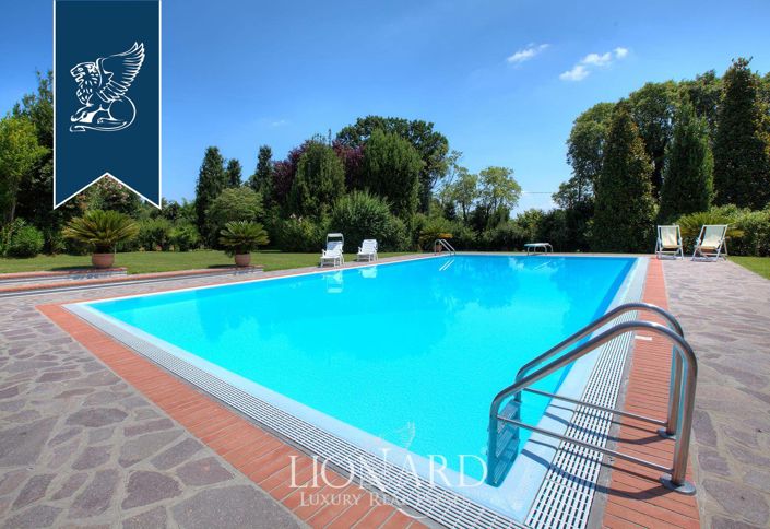 Image No.16-2 Bed Villa for sale