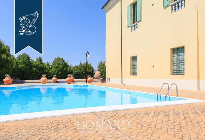 Image No.10-2 Bed Villa for sale