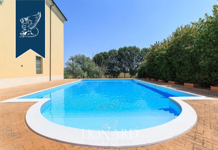 Image No.37-2 Bed Villa for sale