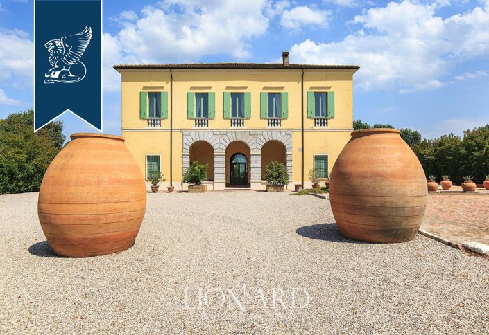 Image No.39-2 Bed Villa for sale