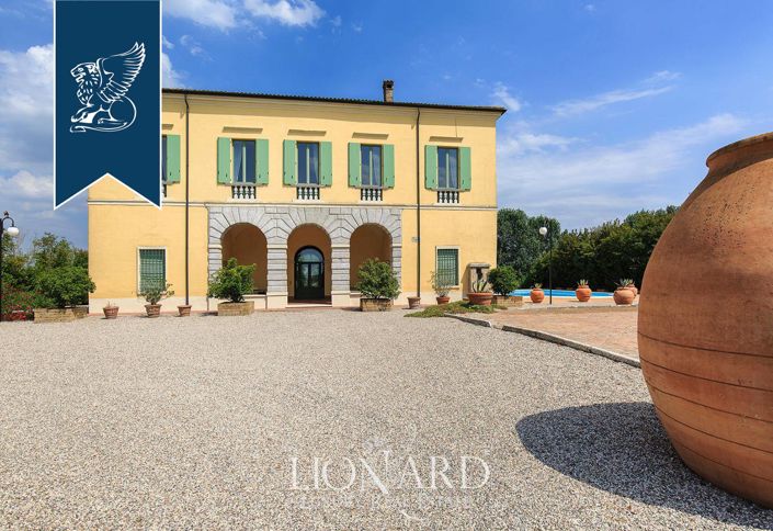 Image No.4-2 Bed Villa for sale