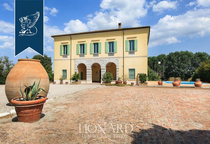 Image No.40-2 Bed Villa for sale