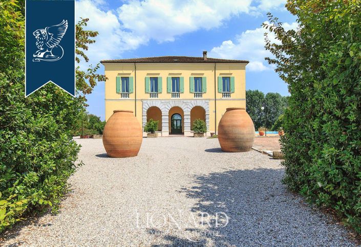 Image No.5-2 Bed Villa for sale