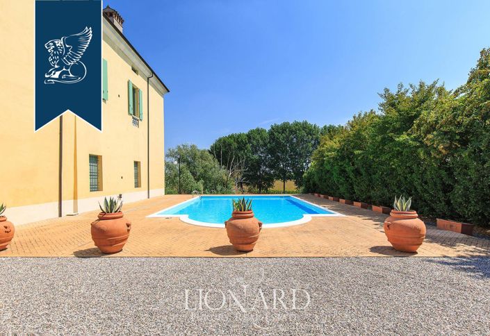 Image No.8-2 Bed Villa for sale