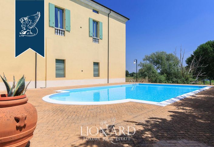 Image No.9-2 Bed Villa for sale