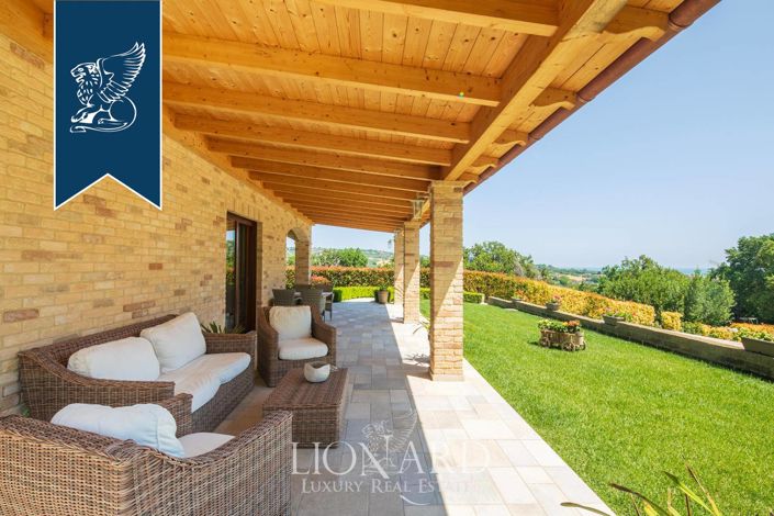 Image No.11-9 Bed Farmhouse for sale