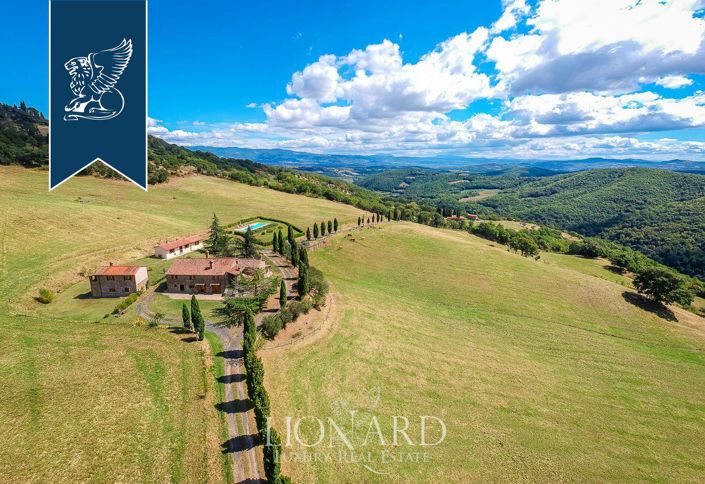 Image No.3-8 Bed Villa for sale