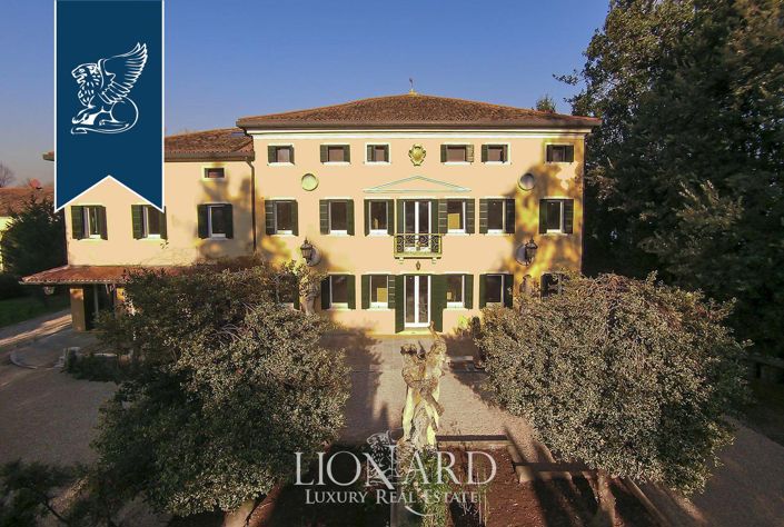 Image No.45-5 Bed Villa for sale