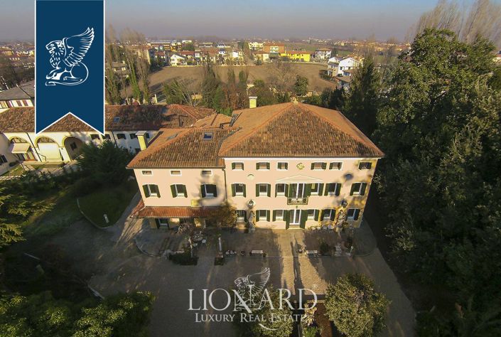 Image No.46-5 Bed Villa for sale