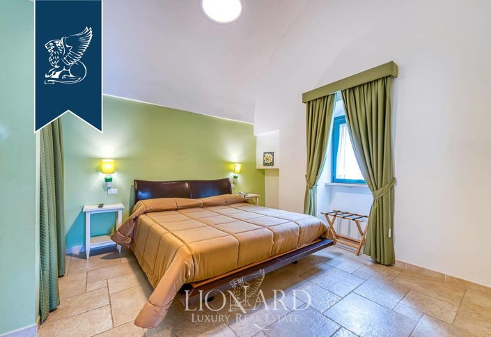 Image No.16-28 Bed Villa for sale