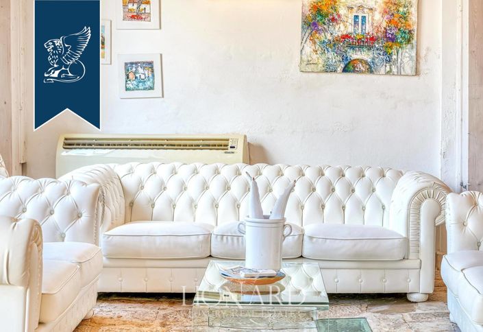 Image No.9-28 Bed Villa for sale