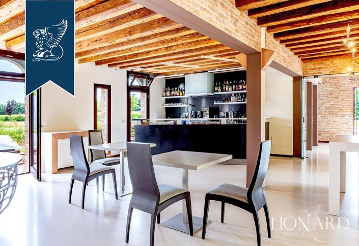 Image No.21-22 Bed Villa for sale