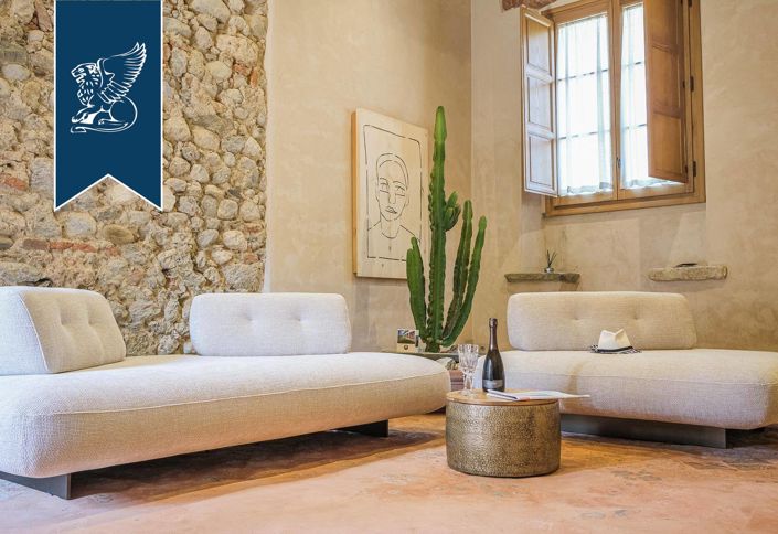 Image No.10-6 Bed Hotel for sale