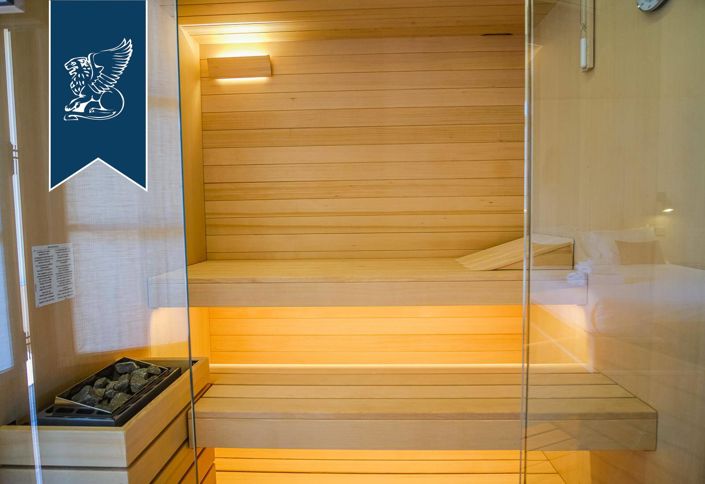 Image No.25-6 Bed Hotel for sale