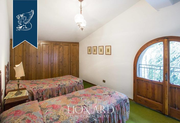 Image No.38-10 Bed Villa for sale