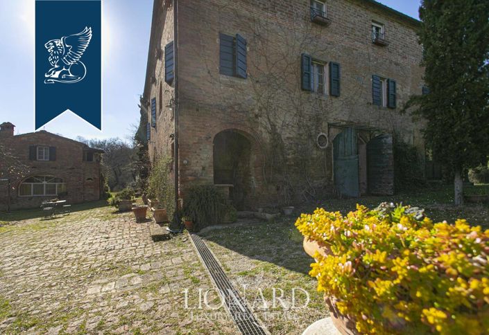 Image No.10-Maison de campagne de 8 chambres à vendre à Sinalunga