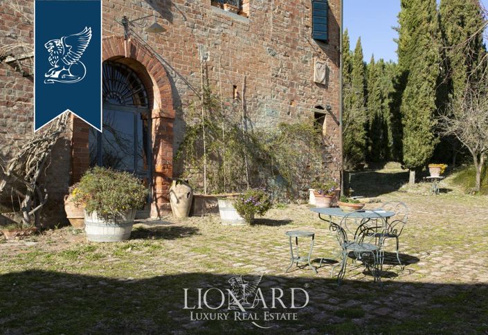 Image No.15-Maison de campagne de 8 chambres à vendre à Sinalunga