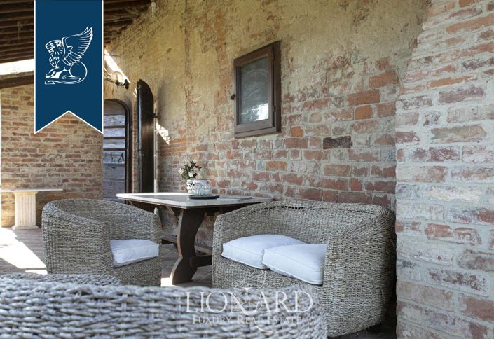 Image No.19-Maison de campagne de 8 chambres à vendre à Sinalunga