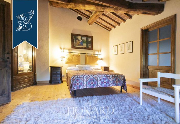 Image No.30-Maison de campagne de 8 chambres à vendre à Sinalunga