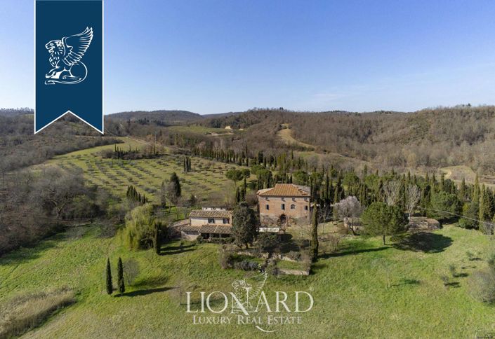 Image No.5-Maison de campagne de 8 chambres à vendre à Sinalunga