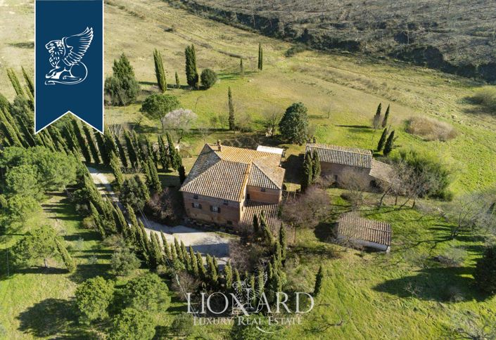 Image No.8-Maison de campagne de 8 chambres à vendre à Sinalunga