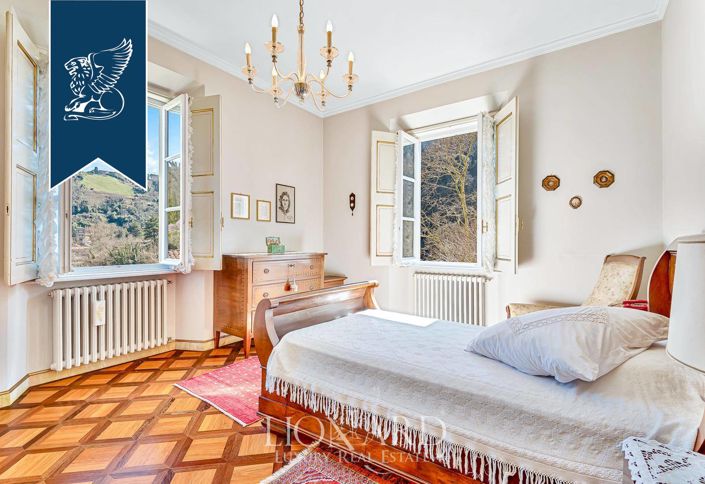 Image No.9-5 Bed Villa for sale